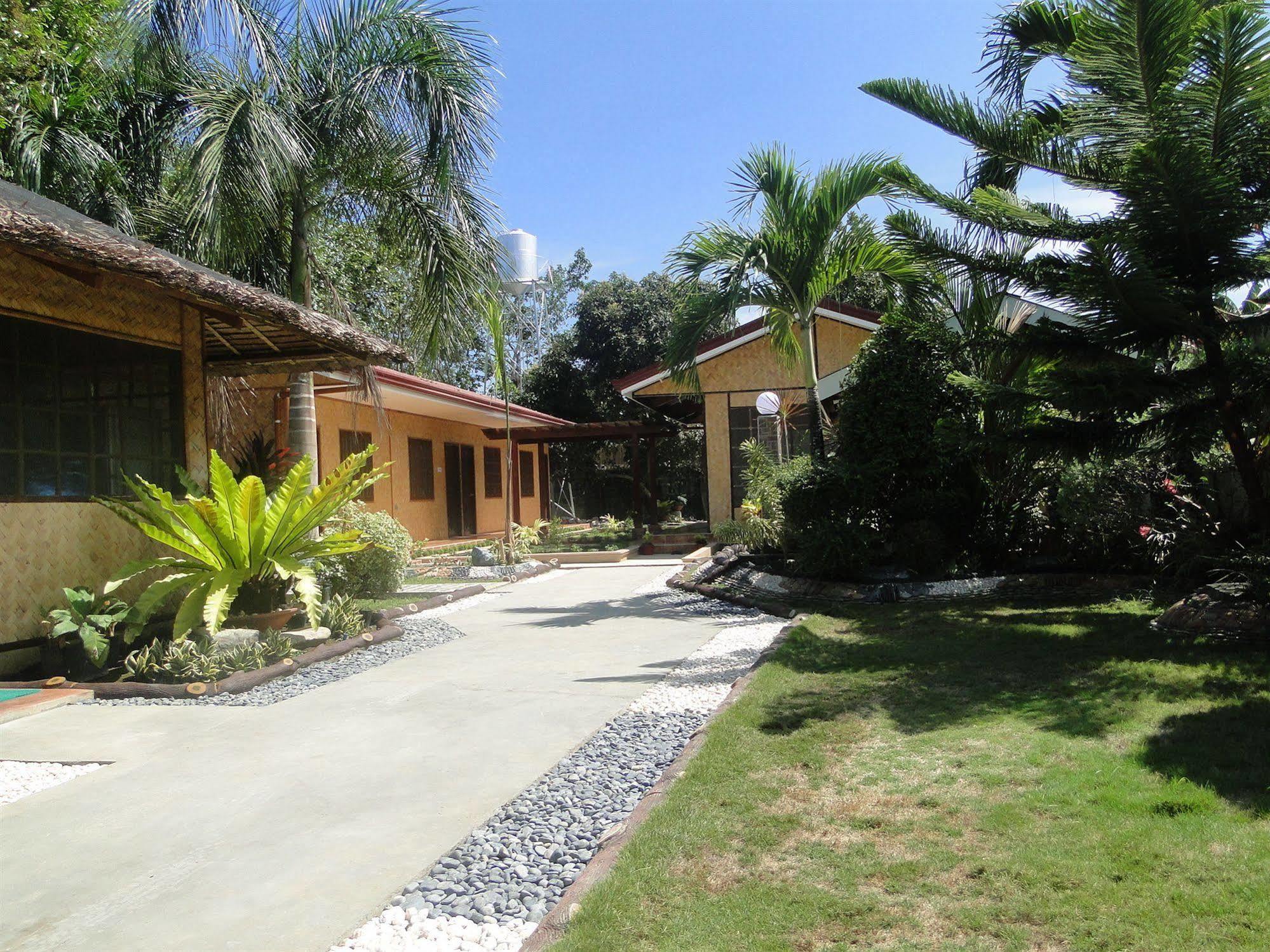 Susan'S Place Bed And Breakfast Puerto Princesa Exterior photo